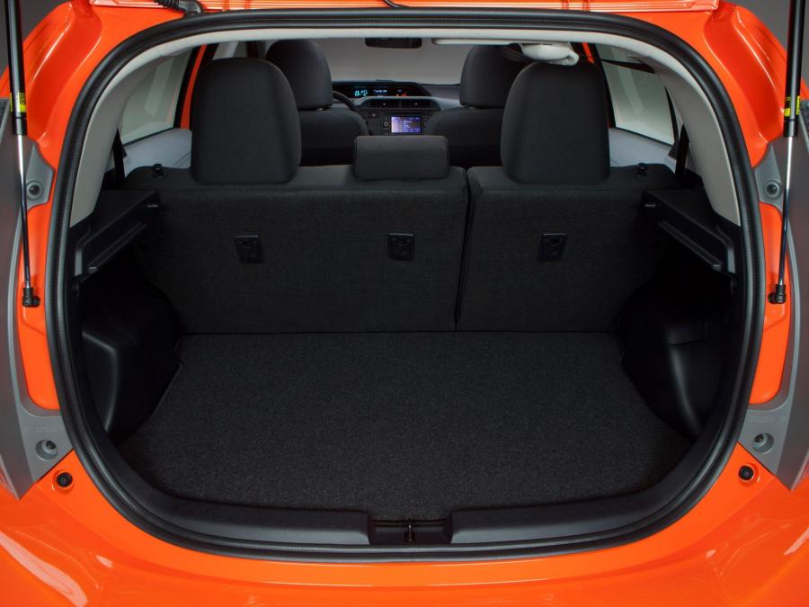  Toyota Prius C 2012 года  (фото 45 из 87)
